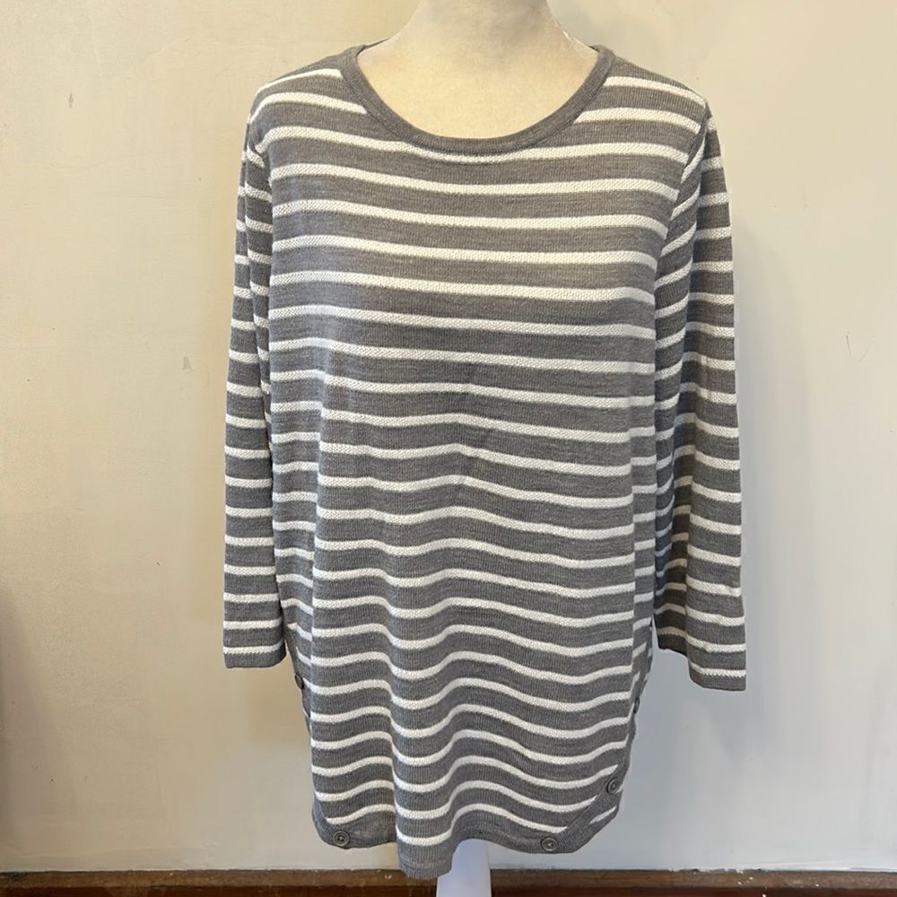 Croft & Barrow gray white striped long sleeve crew neck sweater Size L EUC